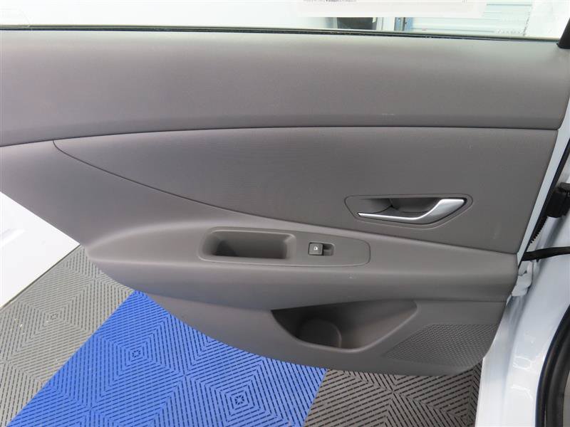 Used 2024 Hyundai Elantra SEL FWD image 28