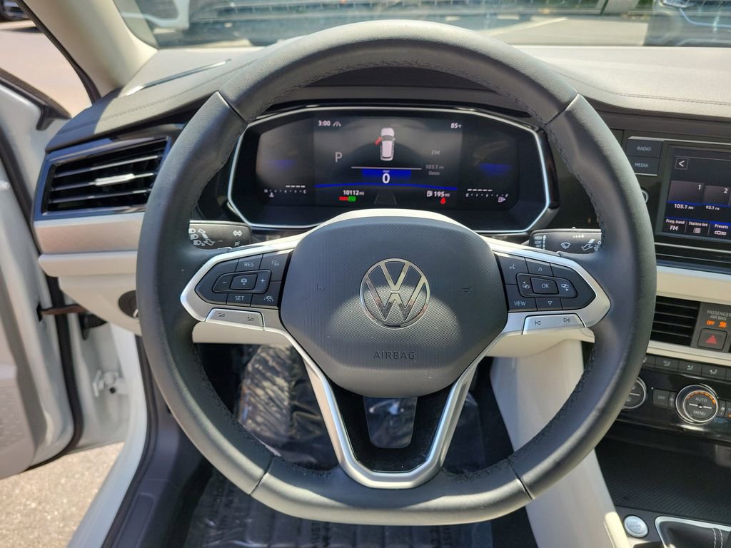 Used 2024 Volkswagen Jetta SE FWD image 27