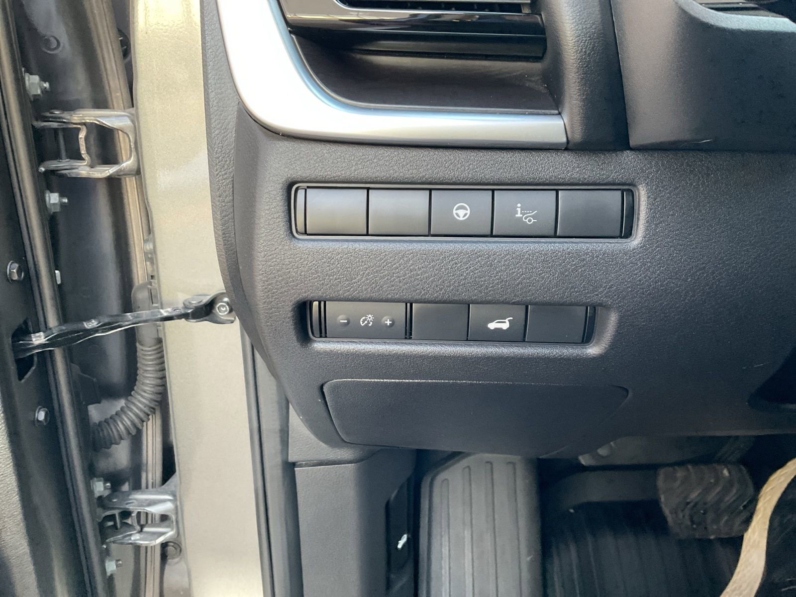 Used 2021 Nissan Rogue Platinum image 11