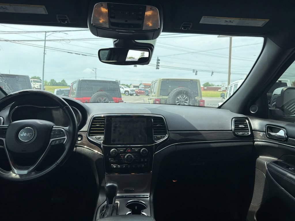 Used 2020 Jeep Grand Cherokee Overland AWD/4WD image 21