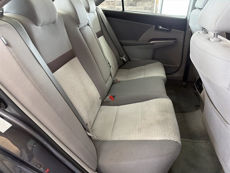 Used 2012 Toyota Camry XLE w/ Convenience Pkg FWD image 23