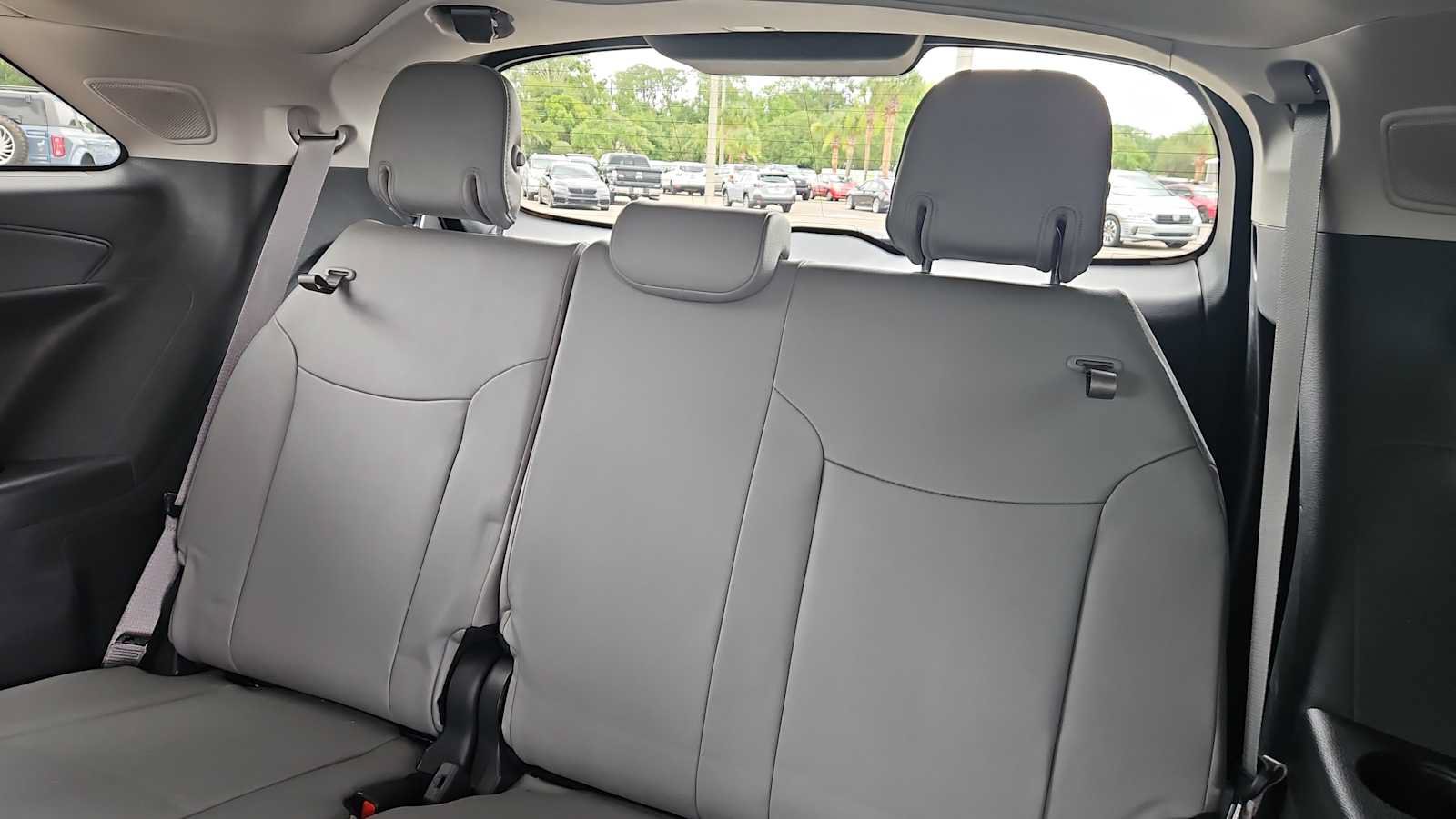 Used 2025 Toyota Sienna XLE w/ XLE Plus Package FWD image 26