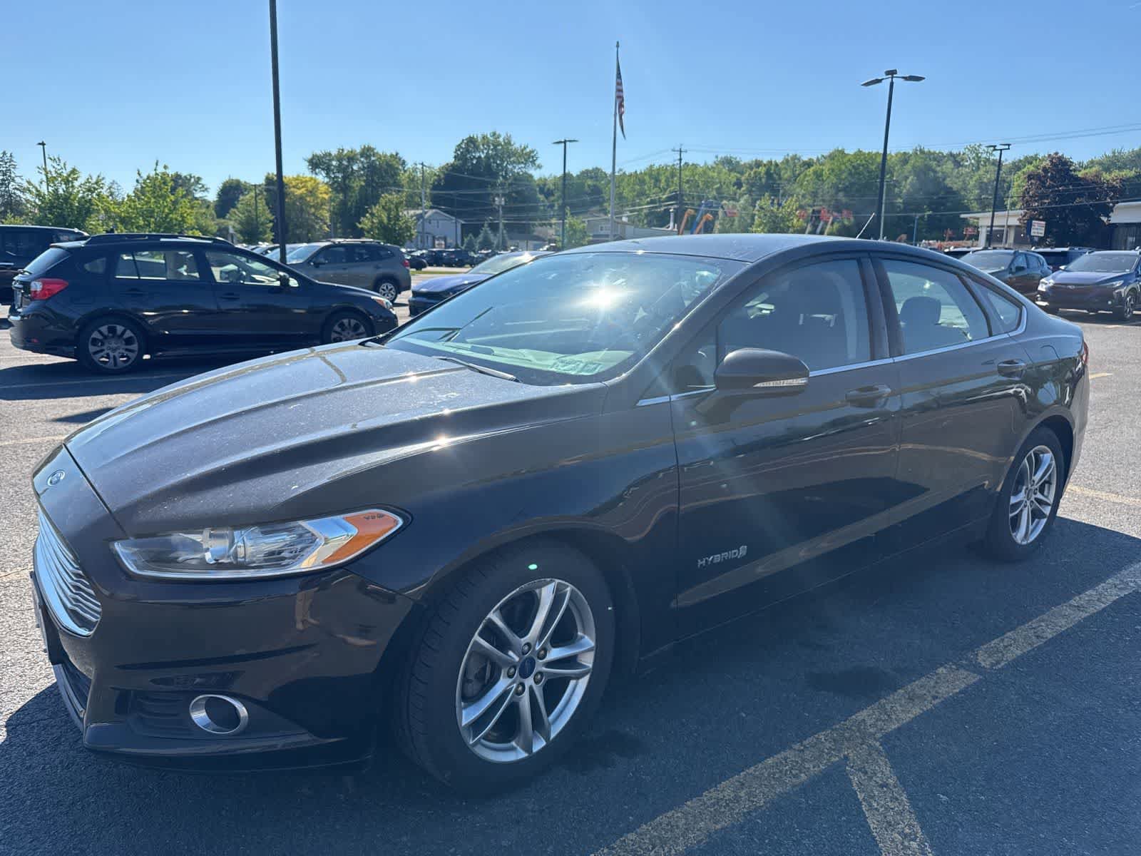Used 2015 Ford Fusion SE FWD image 1