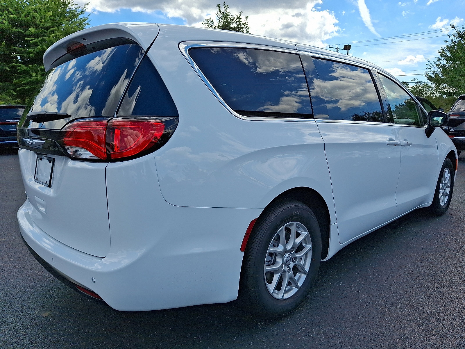New 2026 Chrysler Voyager LX image 4