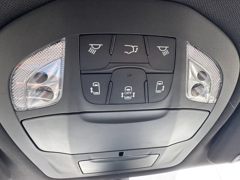 New 2027 Chrysler Pacifica Select FWD image 22