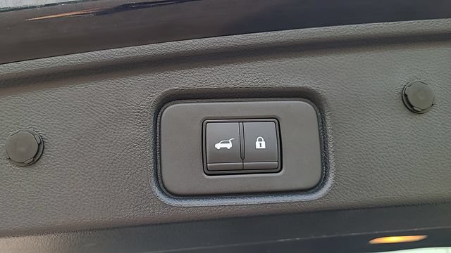 Used 2025 Nissan Pathfinder SL AWD/4WD image 33