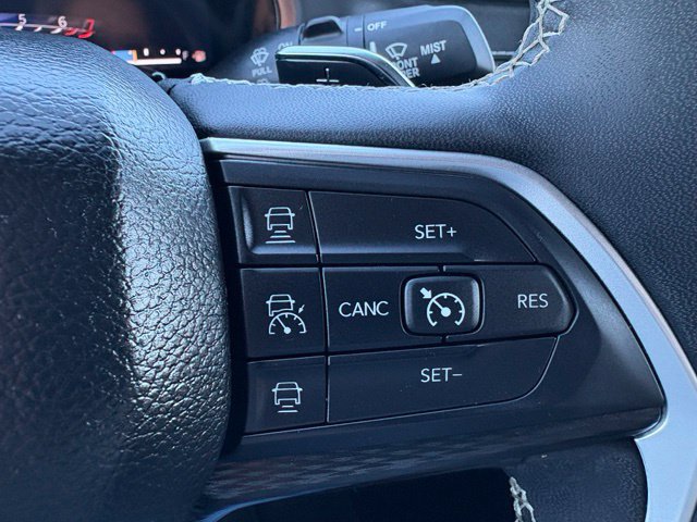Used 2024 Jeep Grand Cherokee Altitude AWD/4WD image 24
