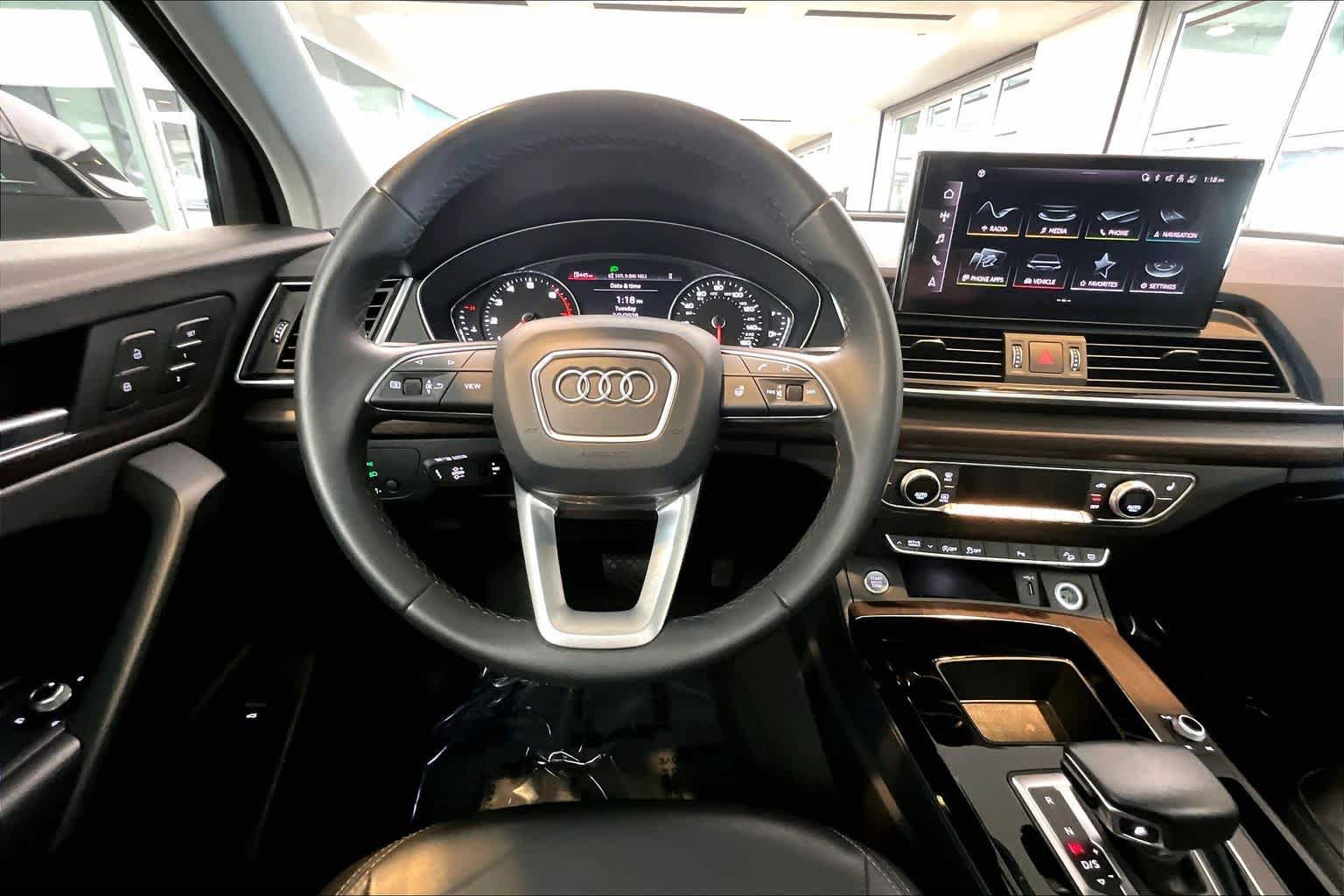 Used 2023 Audi Q5 2.0T Premium w/ Convenience Package image 7