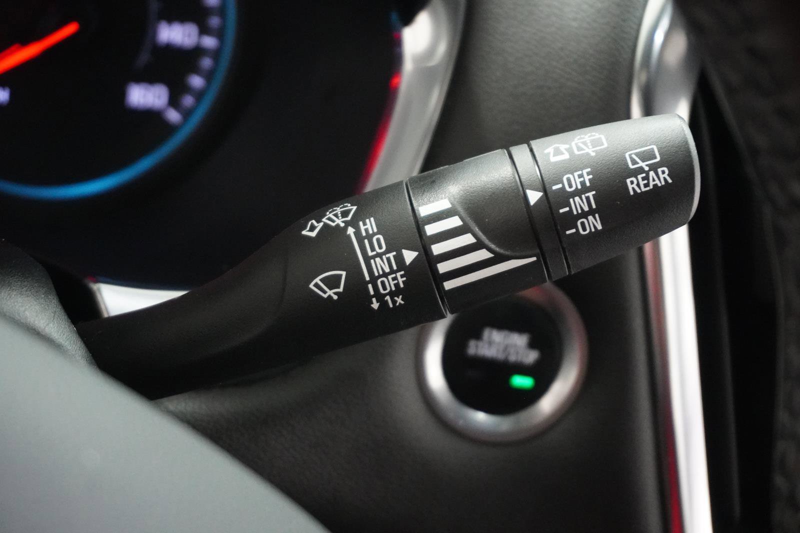 Used 2023 Chevrolet Traverse RS image 25