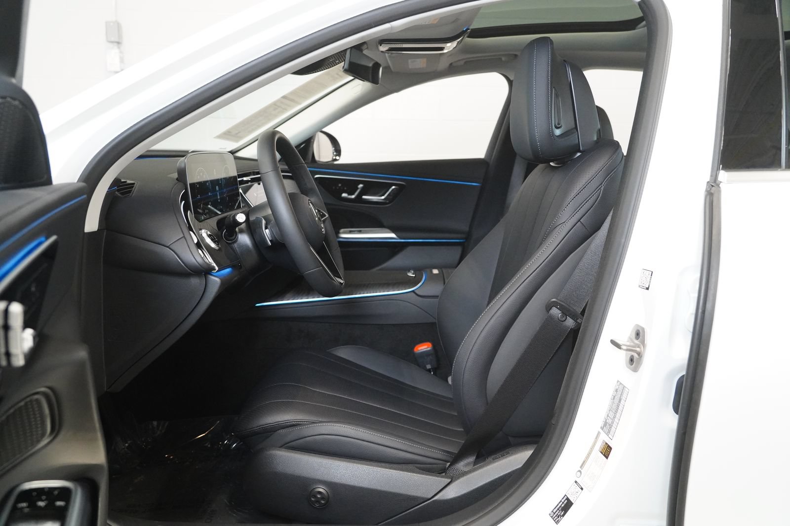 Used 2026 Mercedes-Benz E 350 4MATIC Sedan image 11