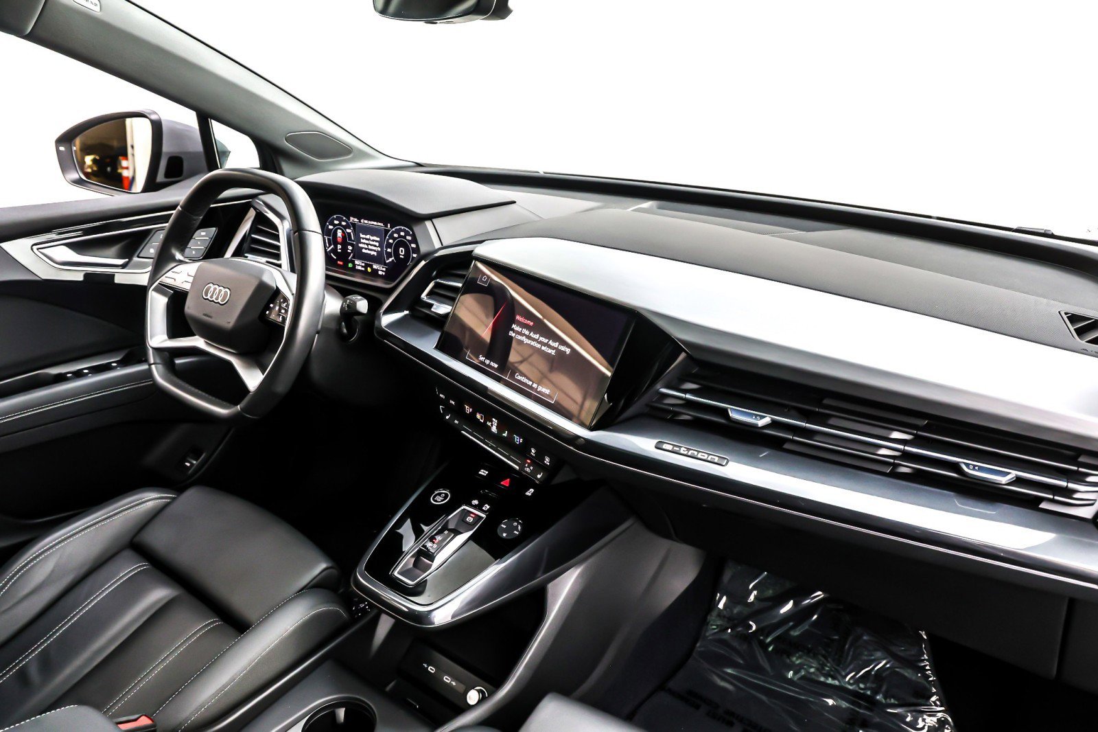 Used 2023 Audi Q4 e-tron Premium w/ Convenience Package image 17