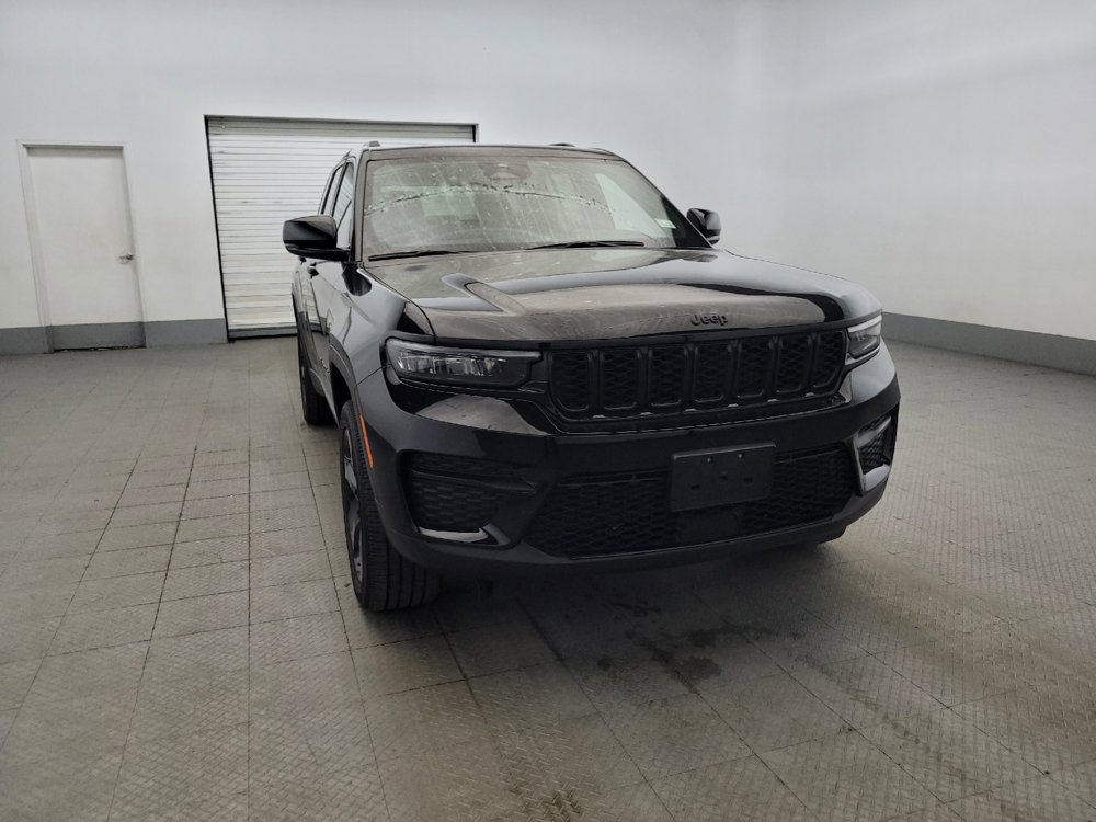 Used 2023 Jeep Grand Cherokee Altitude AWD/4WD image 14