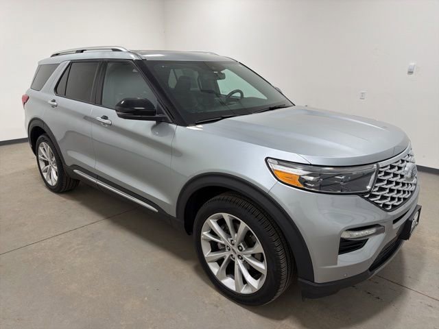 Used 2023 Ford Explorer Platinum w/ Technology Package image 3
