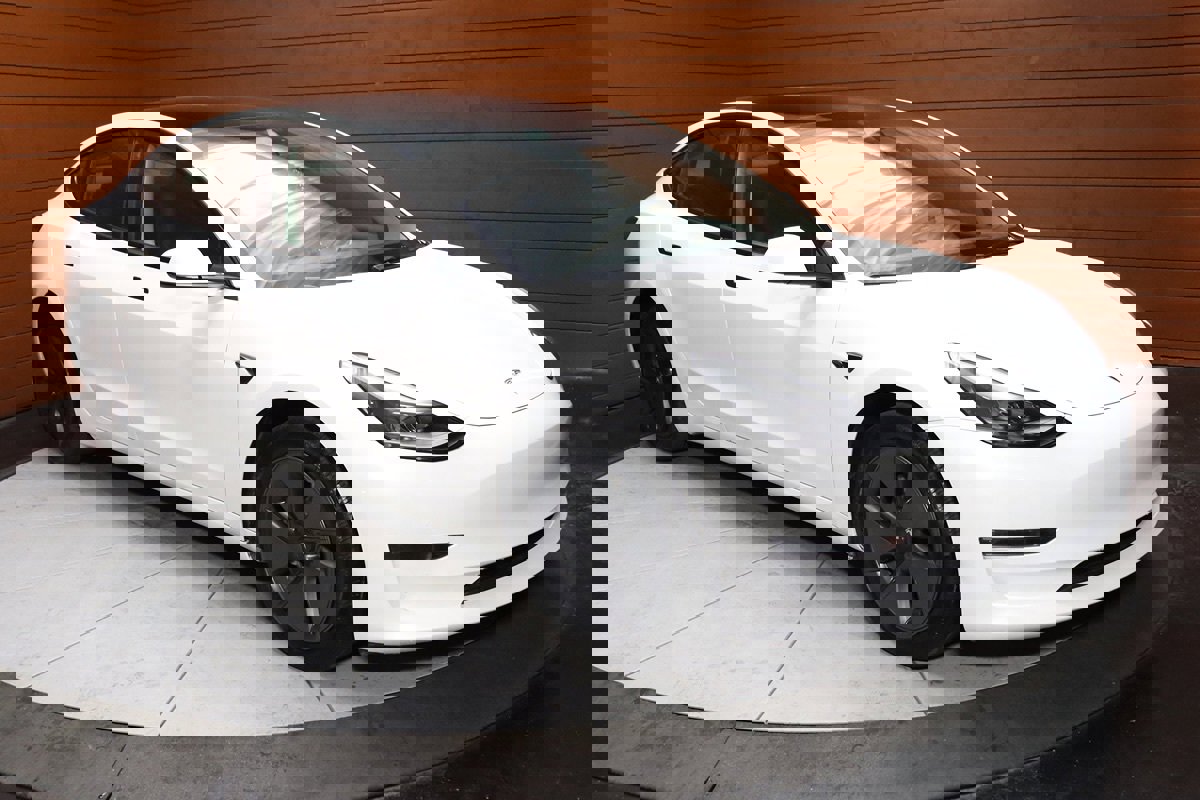 Used 2023 Tesla Model 3 Standard Range RWD image 16