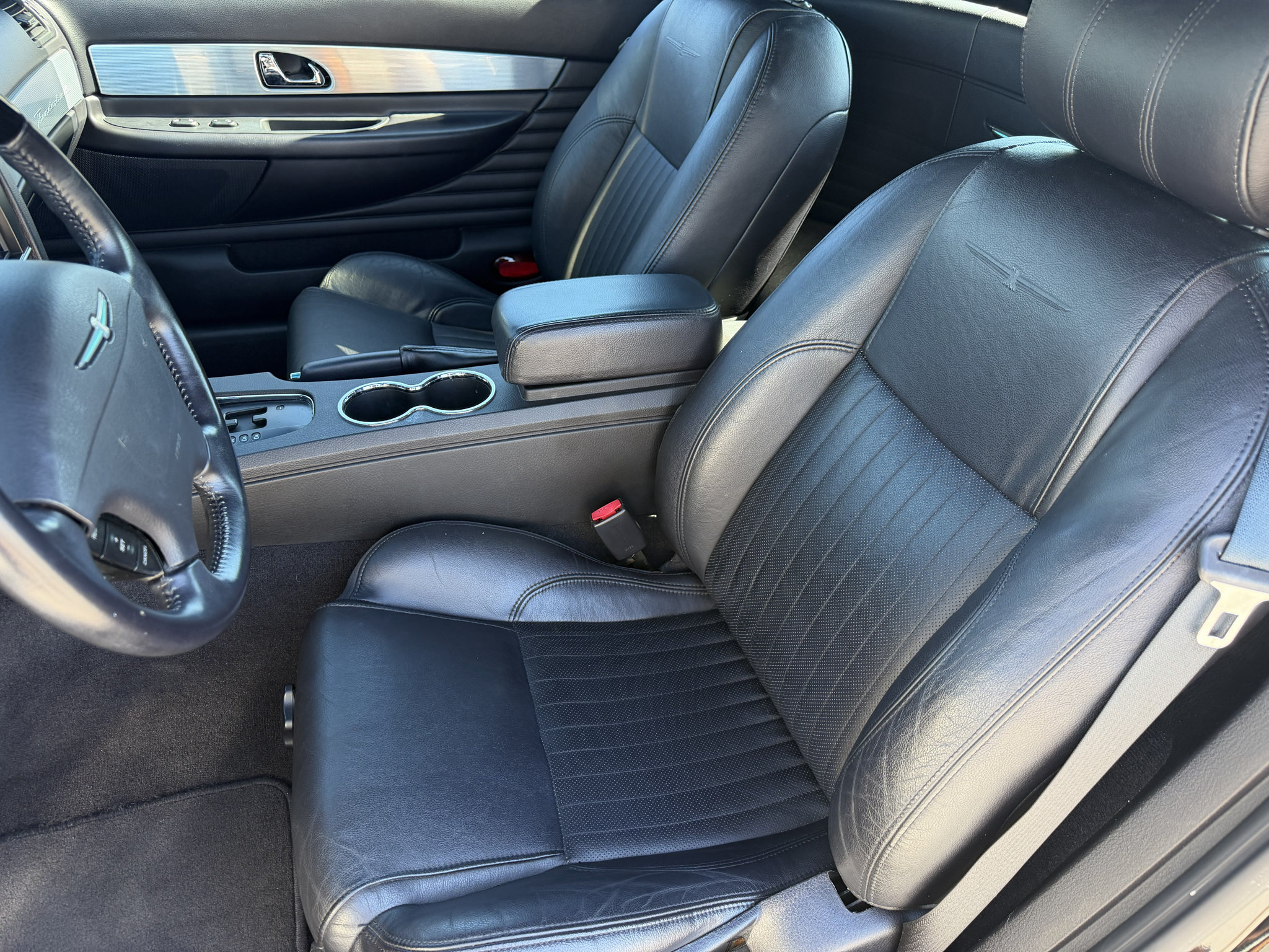 Used 2004 Ford Thunderbird RWD image 15