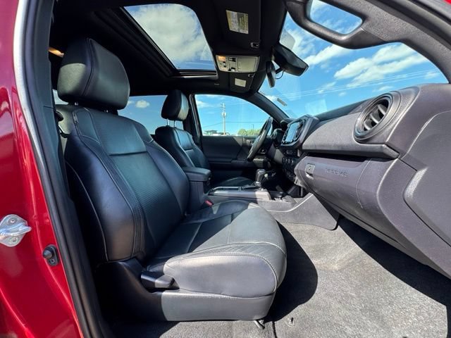 Used 2021 Toyota Tacoma TRD Sport AWD/4WD image 12