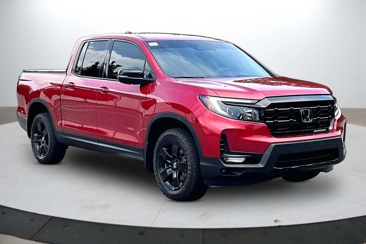 Used 2025 Honda Ridgeline Black Edition image 2