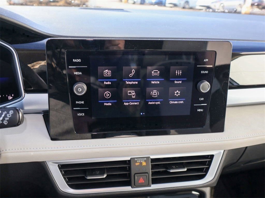 New 2026 Volkswagen Taos SE image 18