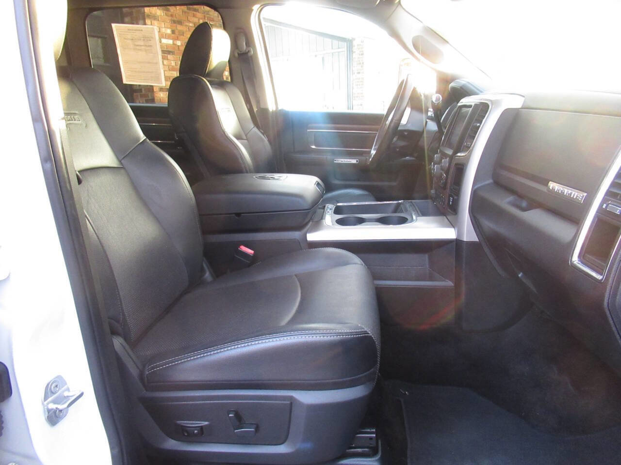 Used 2016 RAM 3500 Laramie image 11