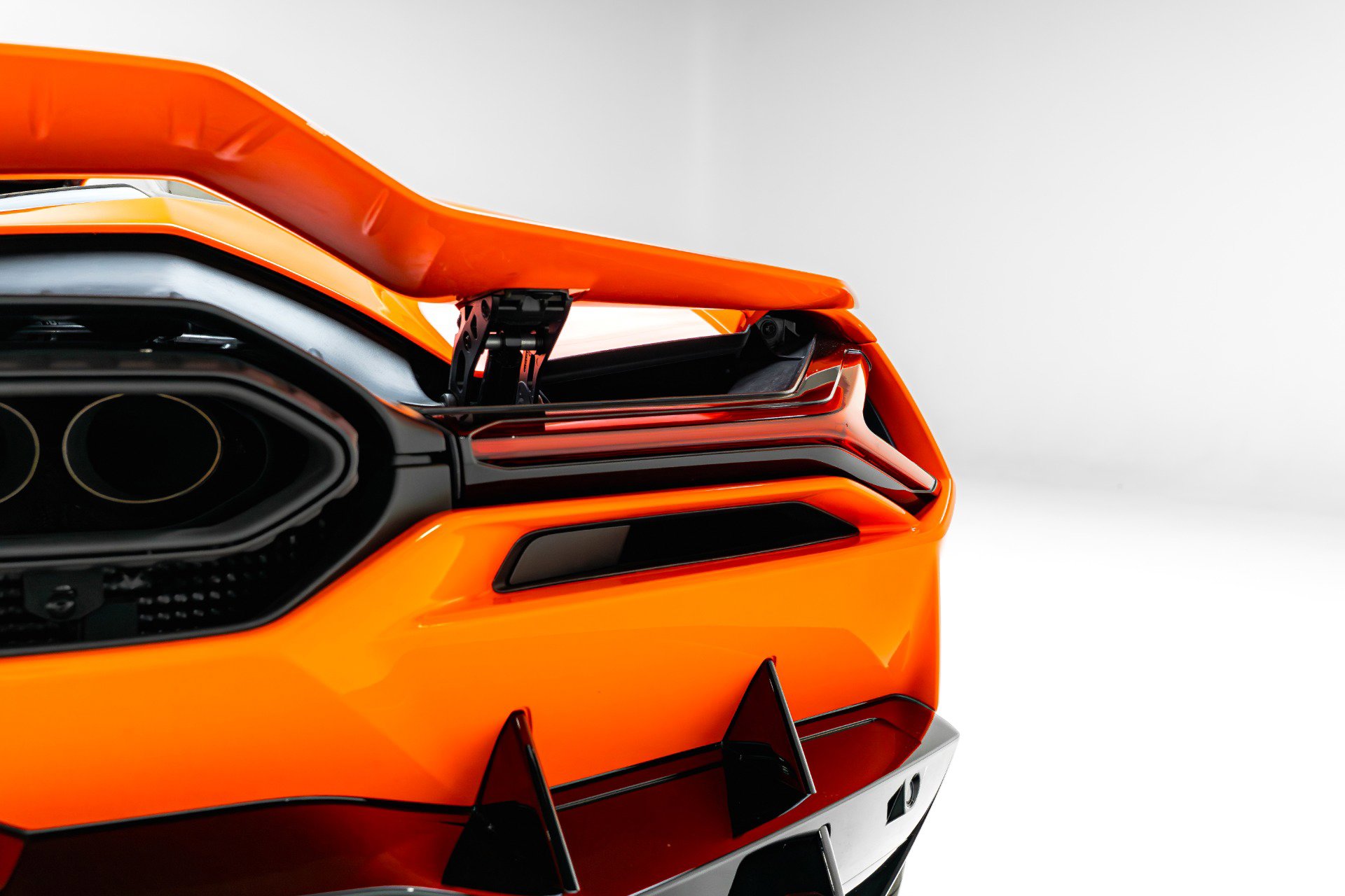 Used 2024 Lamborghini Revuelto AWD/4WD image 37