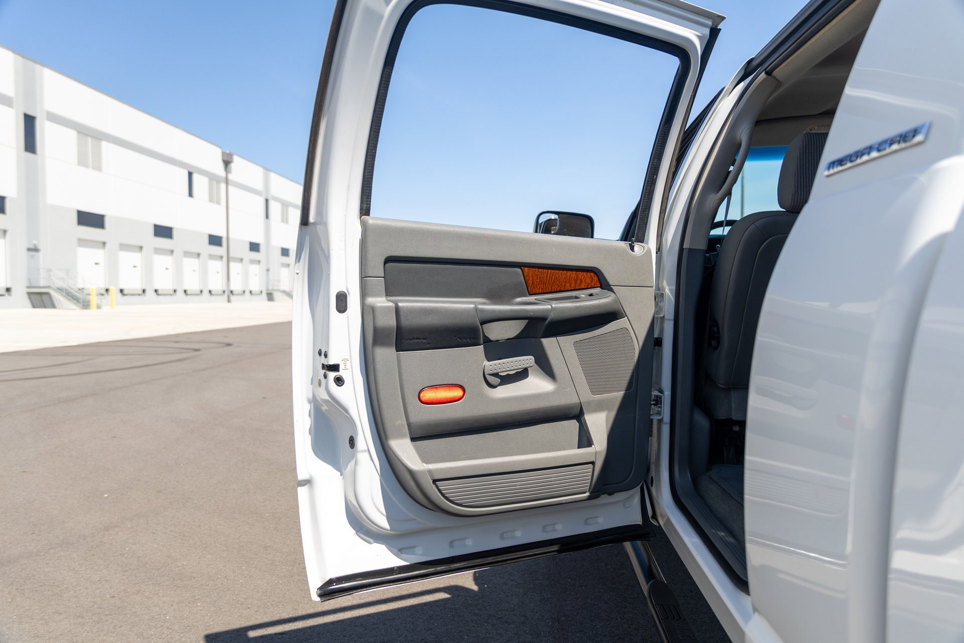 Used 2006 Dodge Ram 2500 Truck SLT w/ Light Group image 24