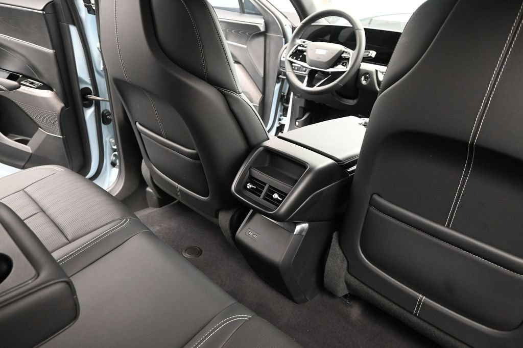 Certified 2024 Cadillac Lyriq Luxury AWD/4WD image 22