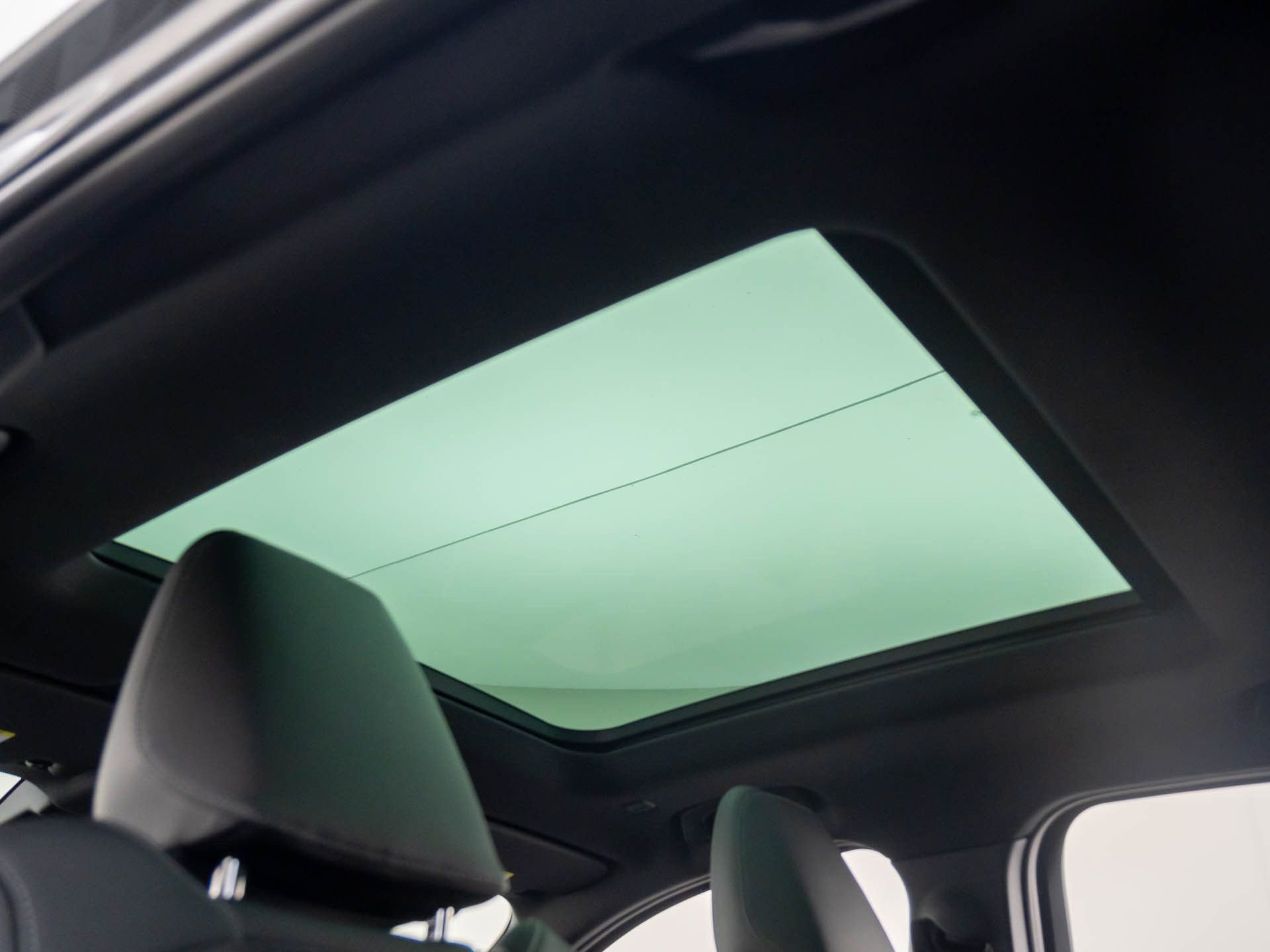 Certified 2025 BMW X2 xDrive28i w/ Premium Package image 19