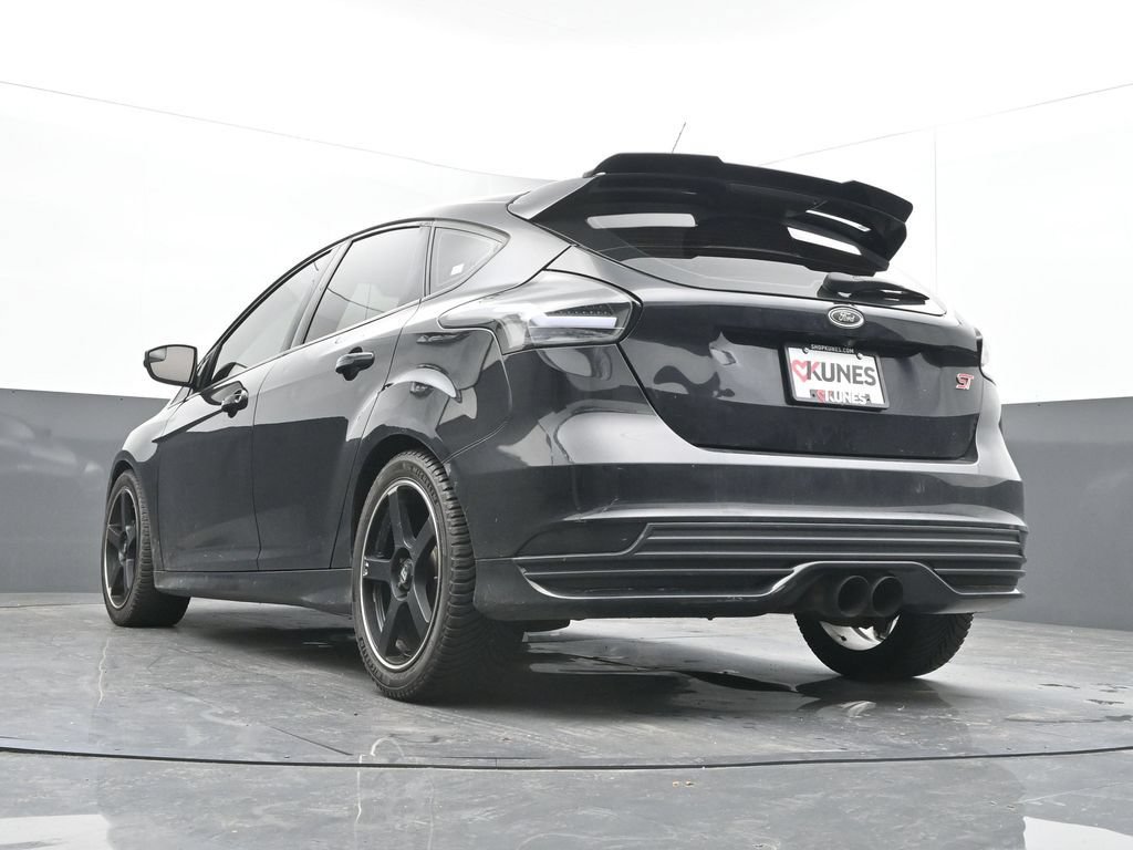 Used 2018 Ford Focus ST FWD image 32