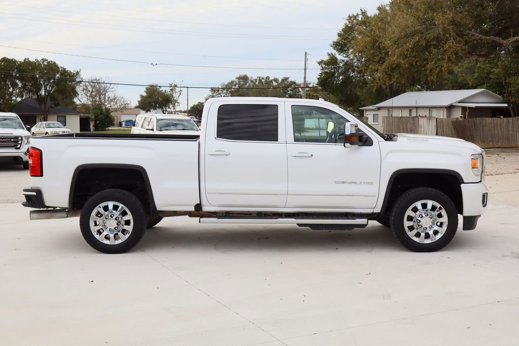 Used 2019 GMC Sierra 2500 Denali w/ Duramax Plus Package image 9