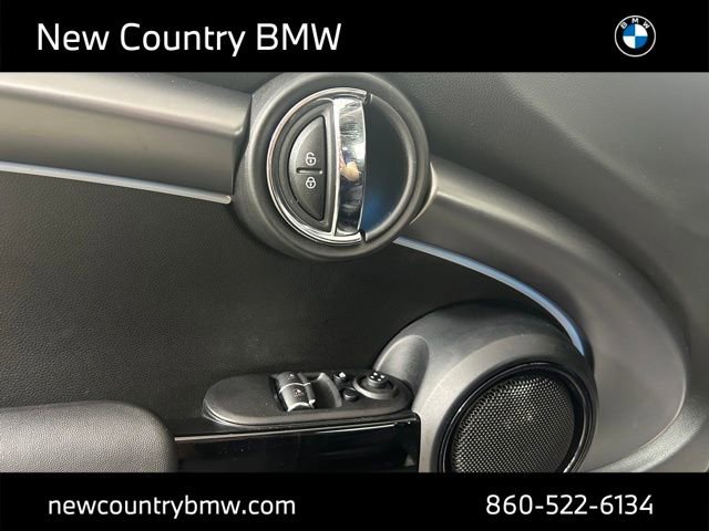 Used 2023 MINI Cooper 2-Door Hardtop image 12