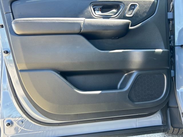 Used 2025 Honda Pilot Touring image 12