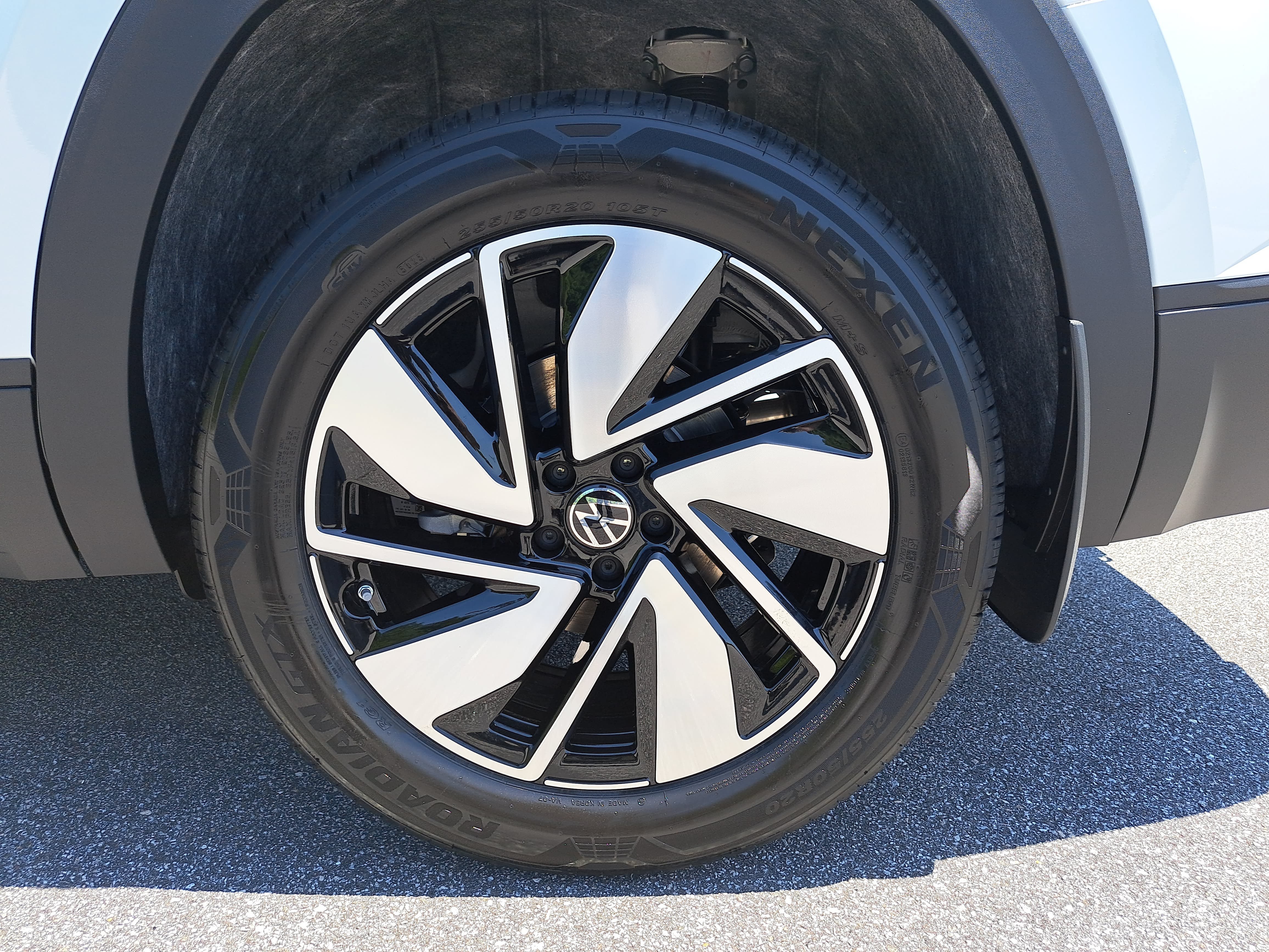 New 2026 Volkswagen Atlas SE FWD image 32