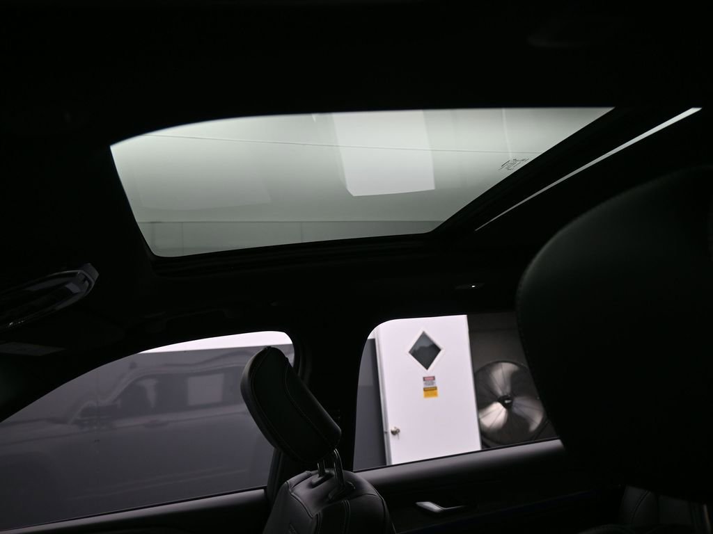 Used 2024 Jeep Grand Cherokee L Overland image 11