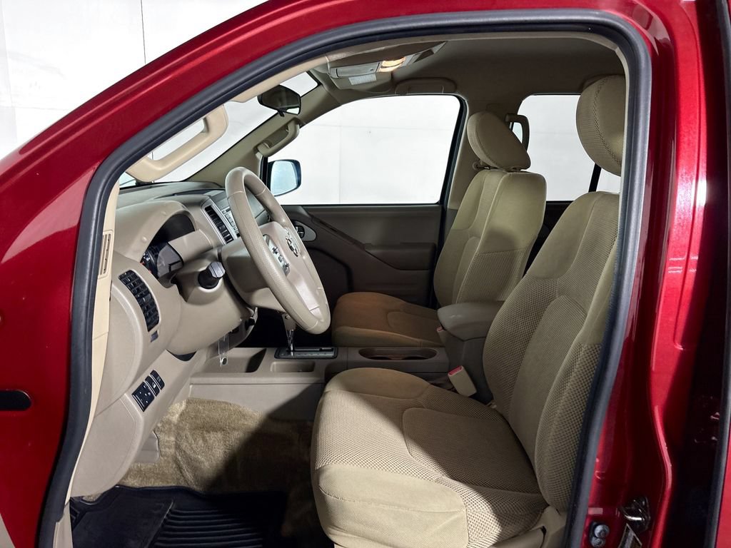 Used 2015 Nissan Frontier SV AWD/4WD image 11
