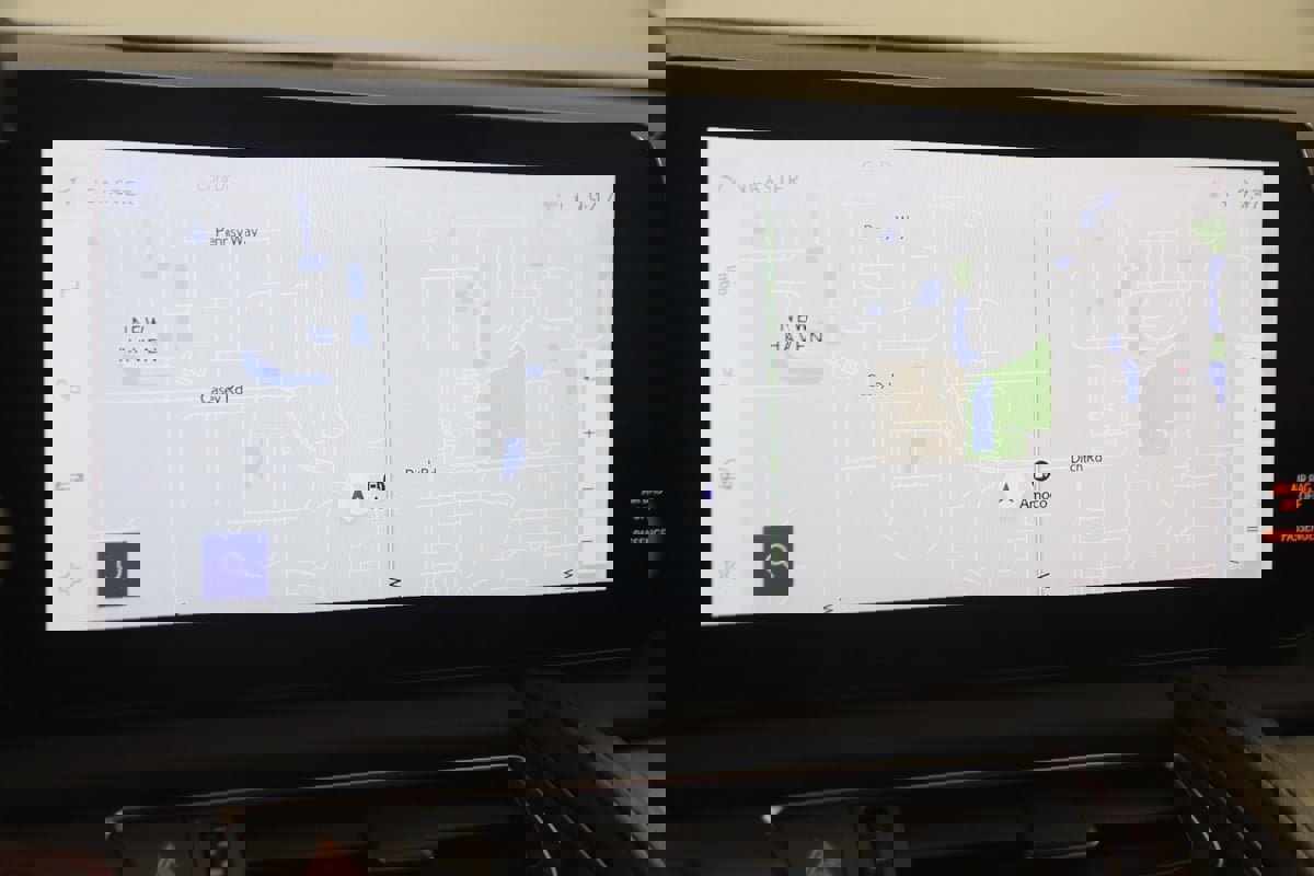 Used 2024 Lexus LC 500 Convertible w/ Touring Package image 9