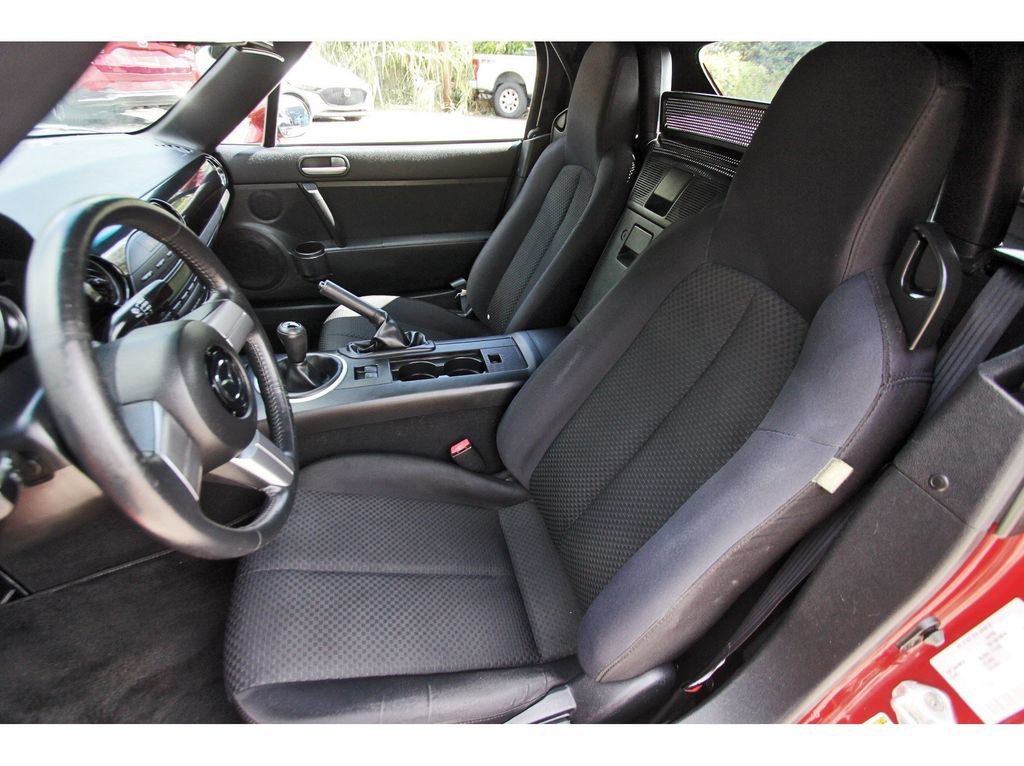 Used 2006 MAZDA MX-5 Miata RWD image 8