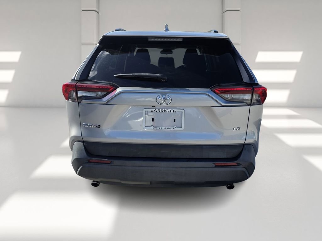 Used 2021 Toyota RAV4 LE image 5