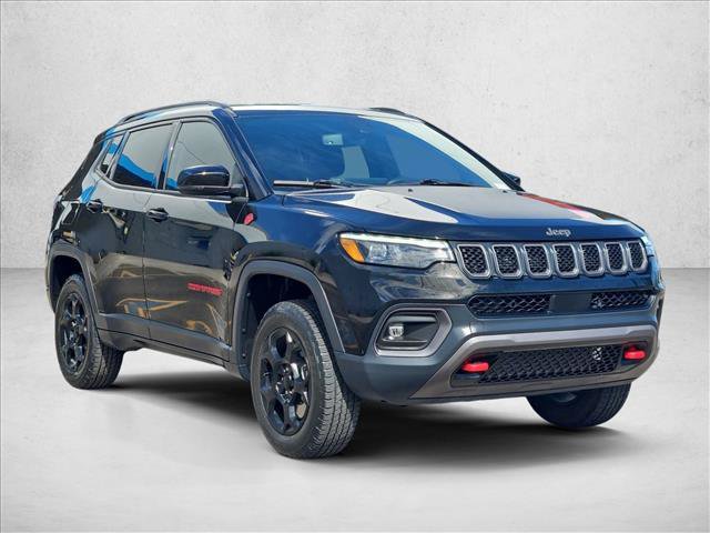 Used 2023 Jeep Compass Trailhawk w/ Trailhawk Elite Group AWD/4WD image 2