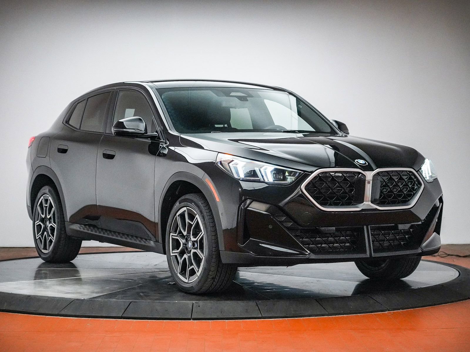 Certified 2024 BMW X2 xDrive28i w/ Technology Package image 6