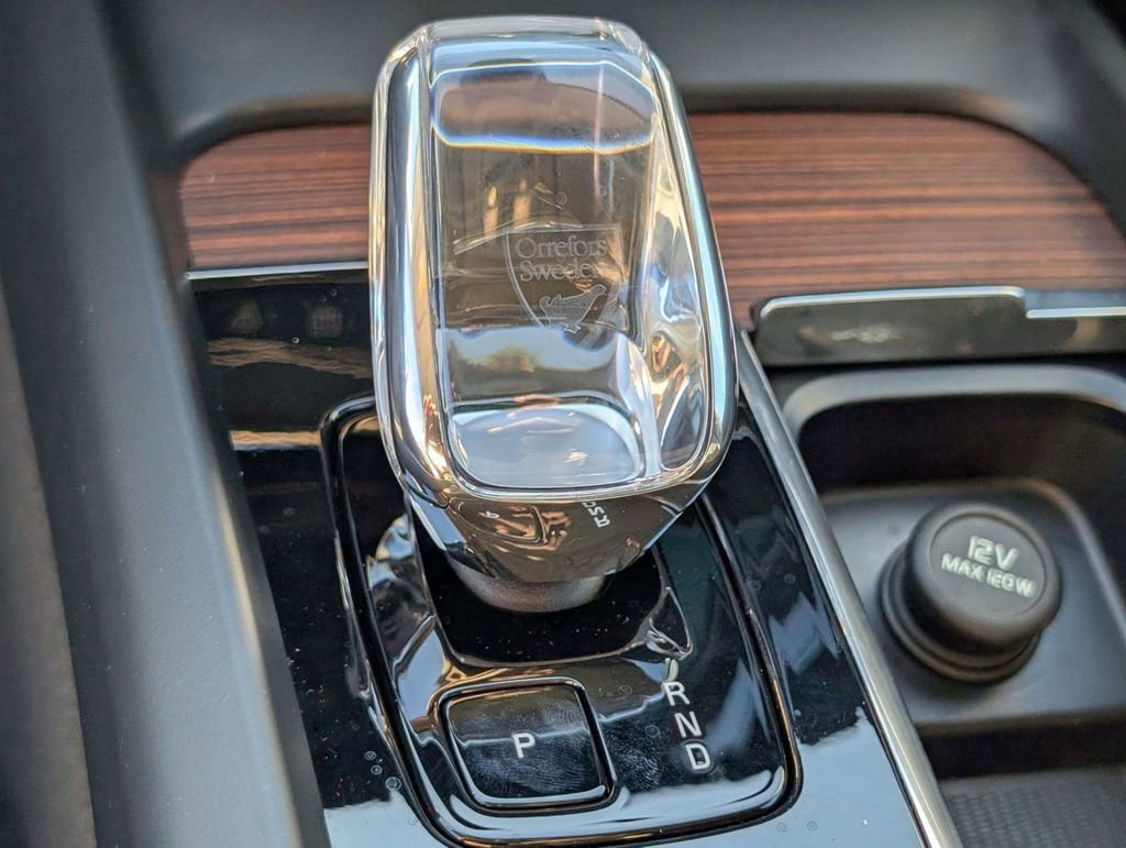 Used 2023 Volvo XC60 B6 Ultimate w/ Climate Package image 37