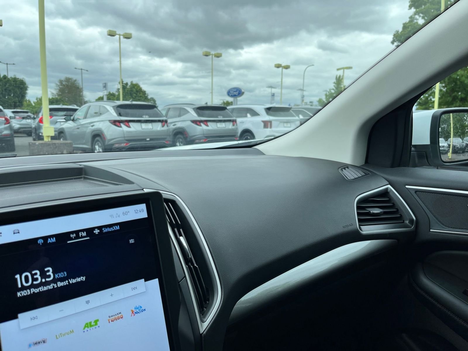 Used 2024 Ford Edge SEL image 37