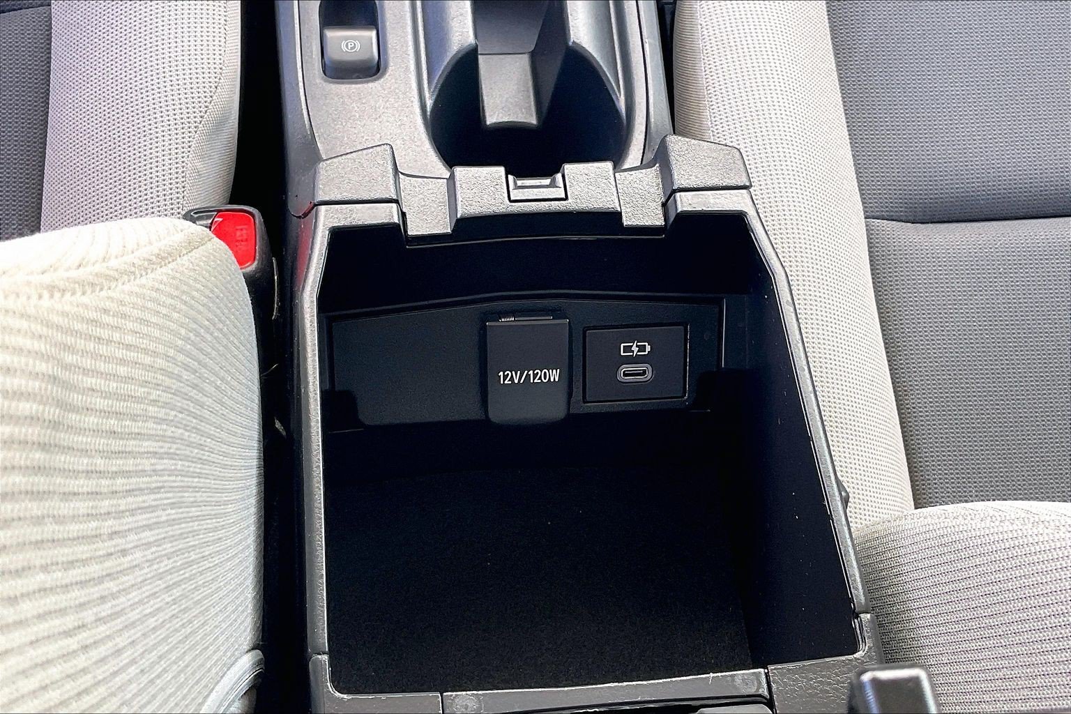 Used 2025 Toyota Corolla LE FWD image 38