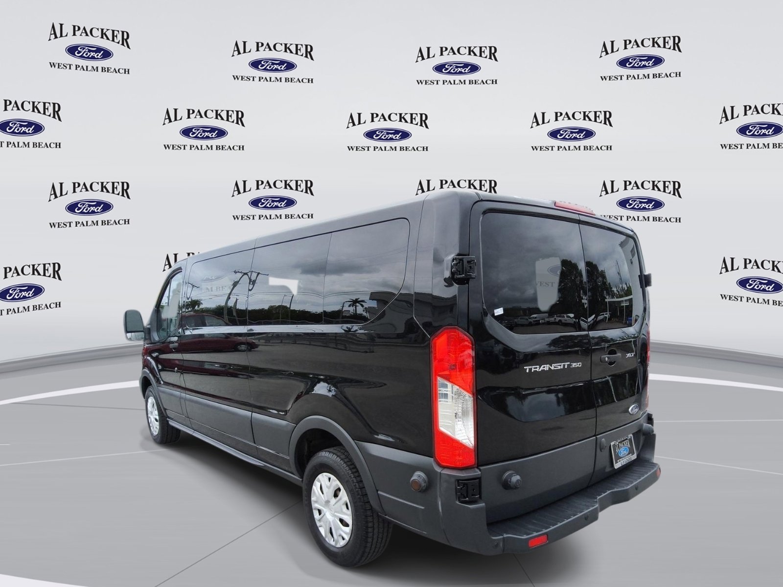 Used 2018 Ford Transit 350 XLT RWD image 3