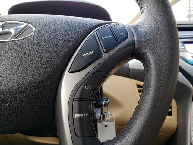 Used 2013 Hyundai Elantra Limited image 22