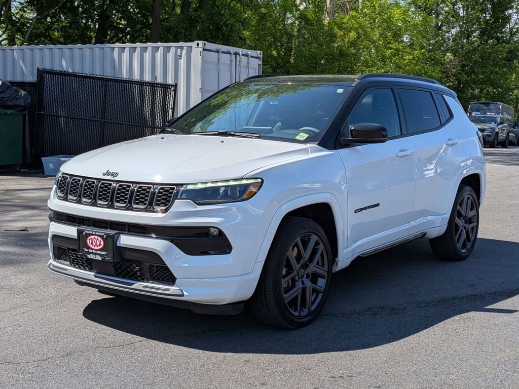 Used 2025 Jeep Compass Limited w/ High Altitude Package AWD/4WD image 9