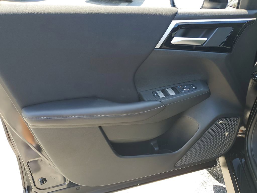 New 2026 Mitsubishi Outlander ES image 17