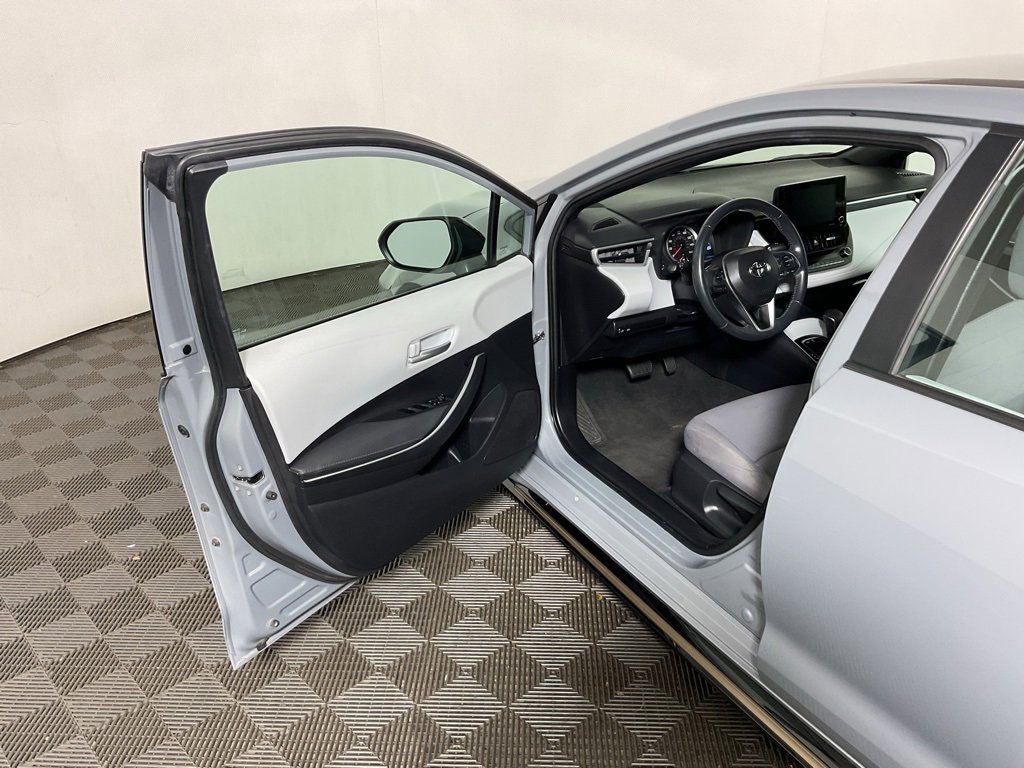 Used 2022 Toyota Corolla SE image 16