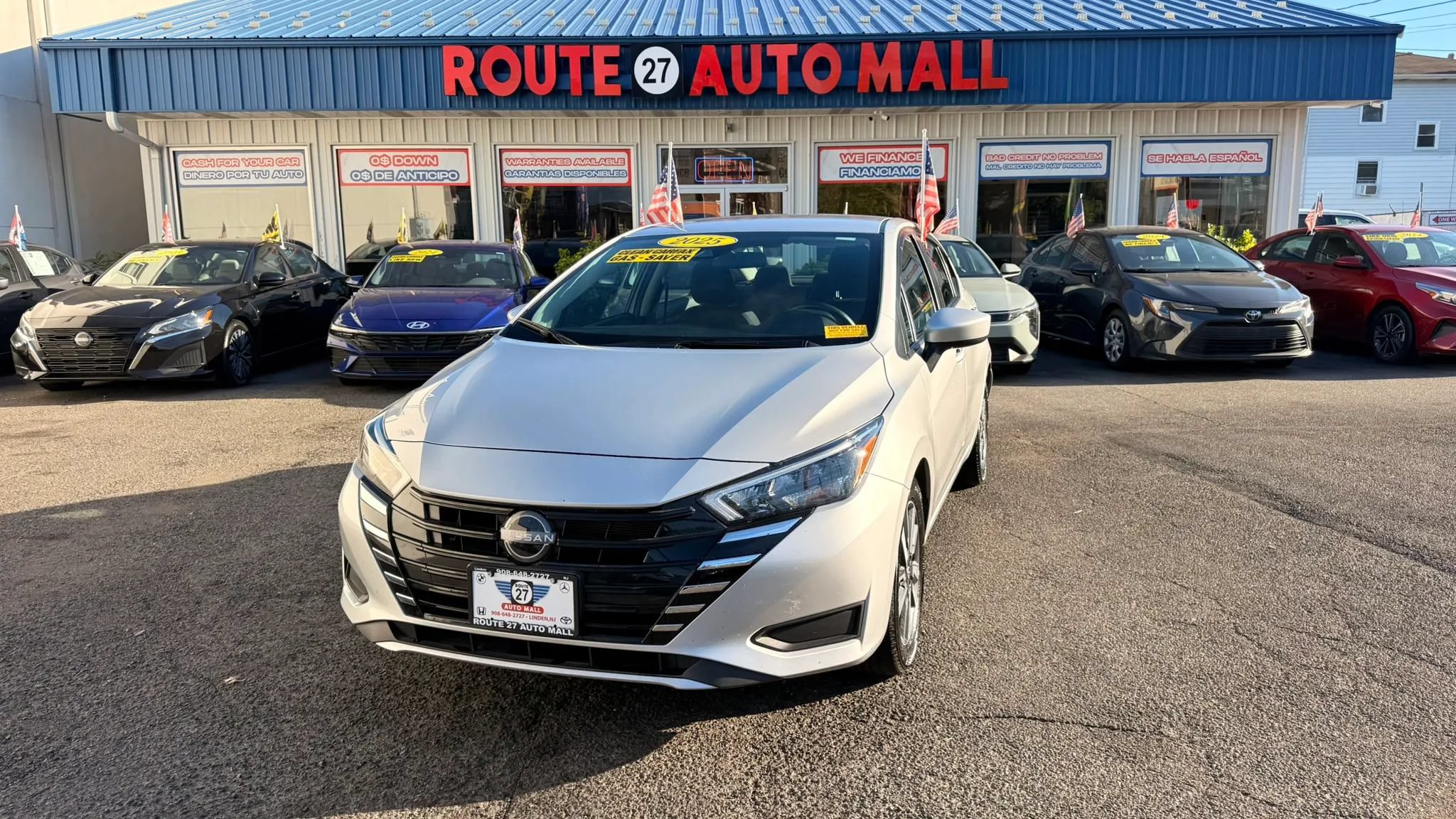 Used 2025 Nissan Versa SV FWD image 1