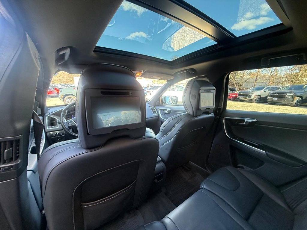 Used 2016 Volvo XC60 T6 R-Design image 19