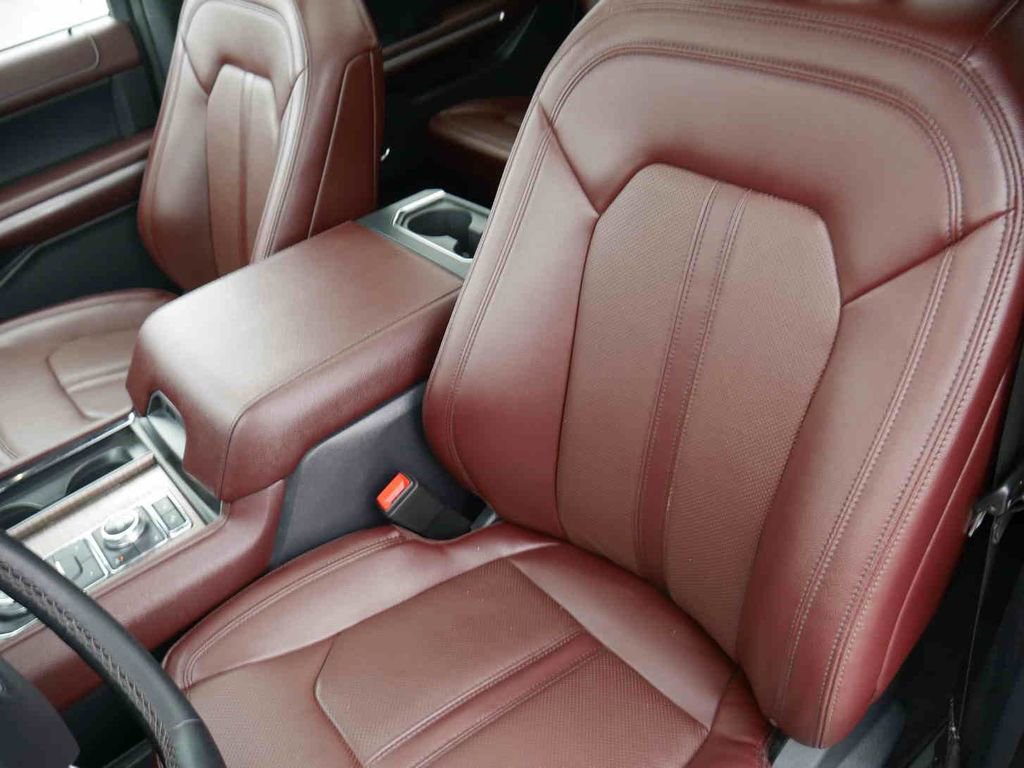 Used 2024 Ford Expedition Max Limited image 35